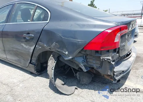 2014 Volvo S60 T5/T5 Platinum/T5 Premier/T5 Premier Plus z USA, uszkodzony, nr VIN YV1612FS1E2297975